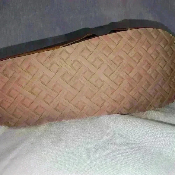 Yellow box chela sandals - Picture 4 of 7